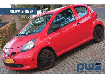 Toyota Aygo 1.0-12V Apple Carplay / apk 22-01-2026 / 3 drs beschikbaar voor biedingen