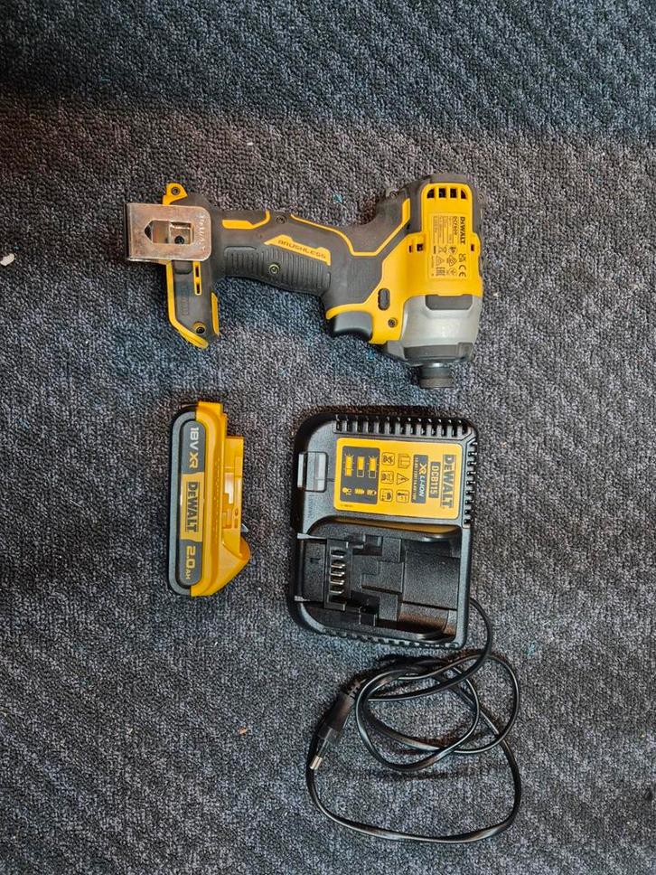 DeWalt Accu Slagschroefmachine + Accu & Lader, Doe-het-zelf en Verbouw, Gereedschap | Boormachines, Gebruikt, Boor- en Schroefmachine