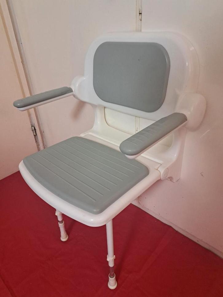 Opklapbaar douchezitje met rugleuning handige en luxe douche, Diversen, Verpleegmiddelen, Zo goed als nieuw, Ophalen of Verzenden