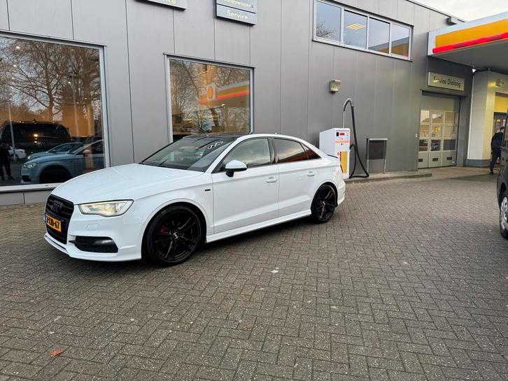 Audi A3  2014 | 3x S-line | Nieuwe koppeling & mechatronic, Auto's, Audi, Particulier, A3, Benzine, A, Sedan, Automaat, Origineel Nederlands