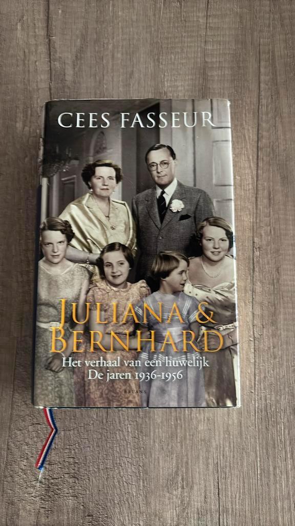 Cees Fasseur - Juliana en Bernhard, Boeken, Politiek en Maatschappij, Zo goed als nieuw, Nederland, Ophalen of Verzenden