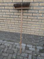 bezem met metalen haren, Ophalen of Verzenden, Gebruikt, Bezem