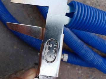 Flexibele buisbescherming, circa 6 Meter lang beschikbaar voor biedingen
