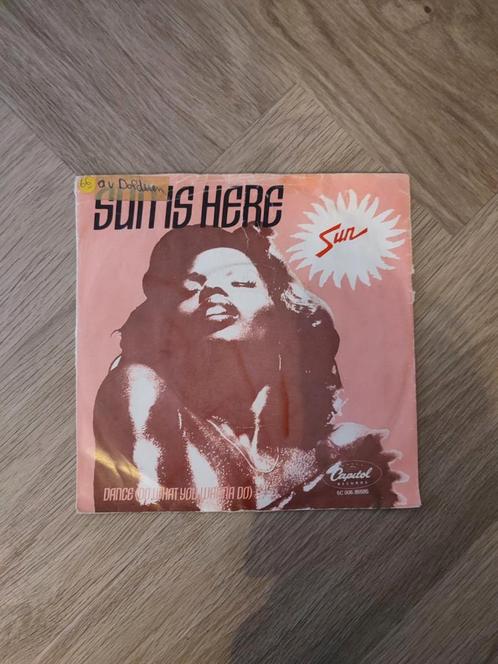 Sun – Sun Is Here, Cd's en Dvd's, Vinyl Singles, Zo goed als nieuw, Single, R&B en Soul, 7 inch, Ophalen of Verzenden