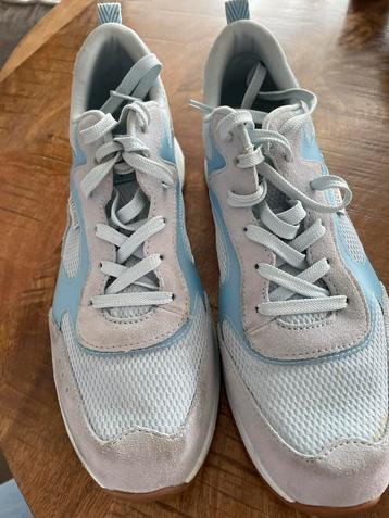 Skechers maat 41/42 beschikbaar voor biedingen
