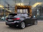 BMW 1-serie 118i M Sport | Stuurwielverwarming, Auto's, BMW, Gebruikt, Lichtsensor, Zwart, Bedrijf