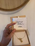 Kaya ketting nieuw! Goud met roze parels en slotje, Sieraden, Tassen en Uiterlijk, Kettingen, Ophalen of Verzenden, Nieuw, Zilver