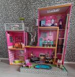 Barbiehuis kidkraft en extra spulletjes, Kinderen en Baby's, Speelgoed | Poppenhuizen, Ophalen of Verzenden, Zo goed als nieuw
