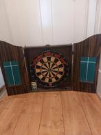 Dartbord met kast en pijlen - Mooie staat!, Sport en Fitness, Darts, Ophalen, Gebruikt, Dartbord met pijlen