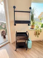 Roest zwart stalen wandrek met trolly, Huis en Inrichting, Kasten | Wandmeubels, Ophalen of Verzenden, Zo goed als nieuw, Minder dan 150 cm