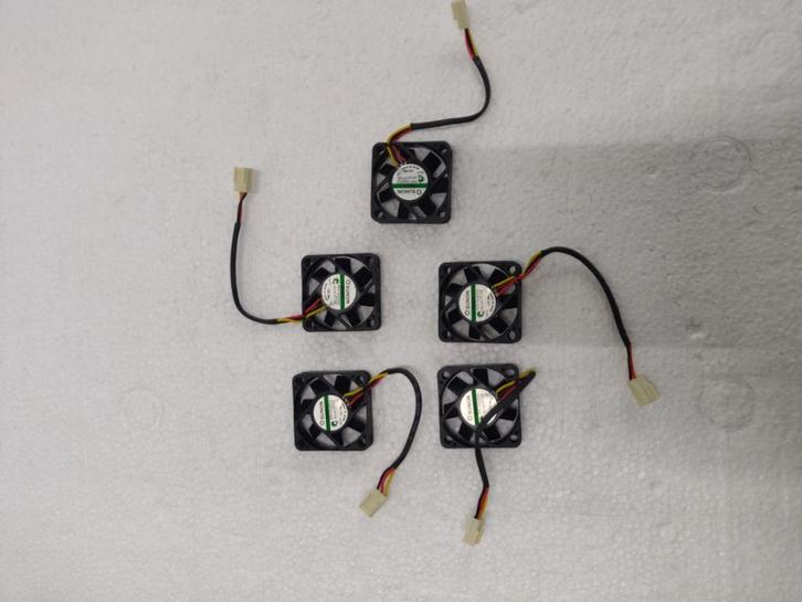 Partij 5x Sunon ventilatoren 40x40x10mm 3-pin KDE1204PFV2, Hobby en Vrije tijd, Elektronica-componenten, Nieuw, Ophalen