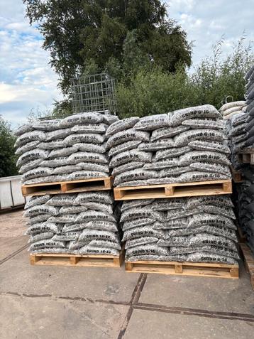 UITVERKOOP ZAND EN GRIND ZAKKEN beschikbaar voor biedingen