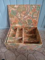 Vintage Franse stoffen opbergdoos met bloemenmotief, Antiek en Kunst, Ophalen of Verzenden