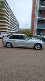 BMW 3-Serie 1.6 320I 125KW EDE 2013 Grijs, Auto's, Achterwielaandrijving, 74 €/maand, 4 cilinders, Handgeschakeld