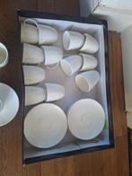 VT Servies: 12 Kop & Schotel, 2 Melkkannetjes, Ophalen of Verzenden