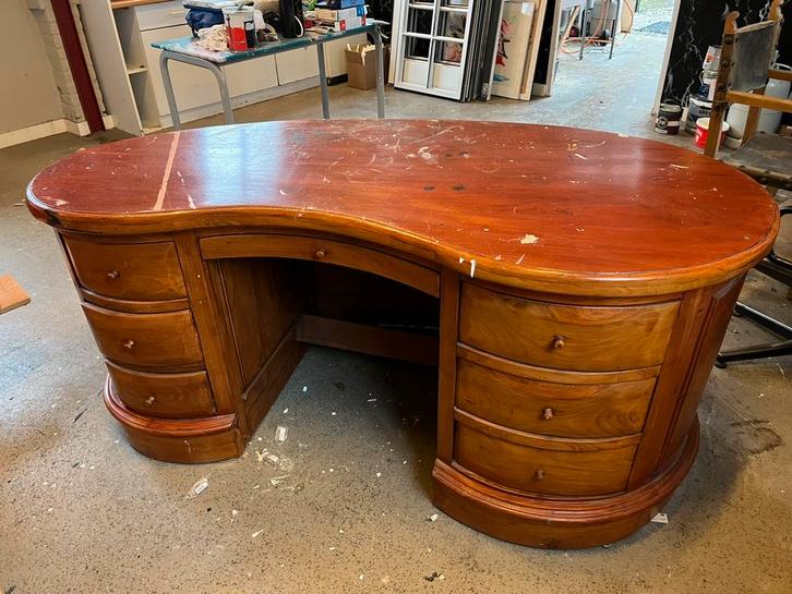 Klassiek niervormig bureau, Antiek en Kunst, Antiek | Kantoor en Zakelijk, Ophalen
