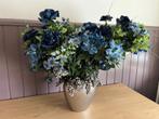 Prachtige grote bos Kunstbloemen met zilverkleurige vaas, Ophalen of Verzenden, Zo goed als nieuw, Binnen