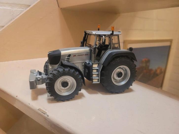Siku Fendt 930 zilver (lim. edtion), Hobby en Vrije tijd, Modelauto's | 1:32, Zo goed als nieuw, Tractor of Landbouw, SIKU, Ophalen of Verzenden