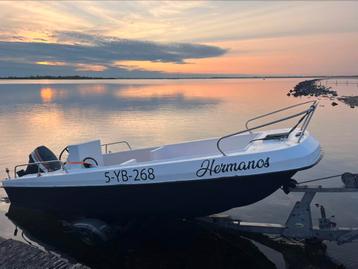 Motorboot beschikbaar voor biedingen