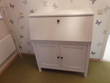 Secretaire bureau beschikbaar voor biedingen