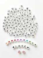 Heel veel nieuwe letter kralen, hartjes, sterren, smileys kr, Hobby en Vrije tijd, Kralen en Sieraden maken, Ophalen of Verzenden