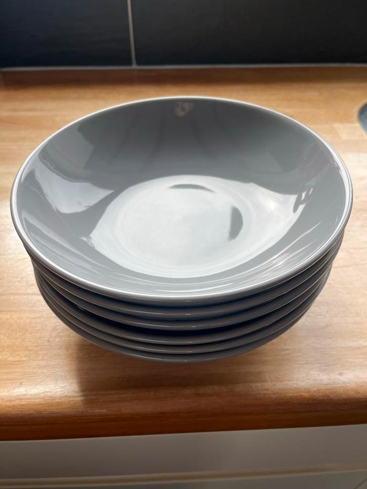 Grijze serviesset - Compleet, dagelijks gebruik, Huis en Inrichting, Keuken | Servies, Gebruikt, Compleet servies, Effen, Keramiek