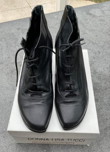 Exclusieve leren schoenen zwart , neus asymmetrisch maat 41 beschikbaar voor biedingen