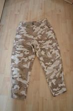 Broek van Bershka maat 40, Kleding | Dames, Broeken en Pantalons, Maat 38/40 (M), Zo goed als nieuw, Lang, Bershka