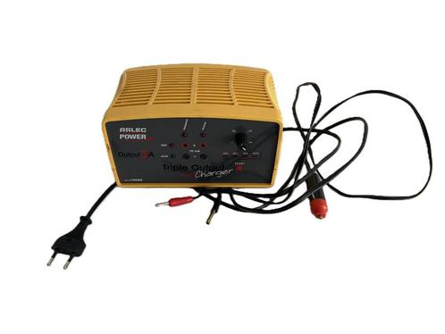 Arlec Power triple outlet snellader rc modelbouw, Hobby en Vrije tijd, Modelbouw | Radiografisch | Auto's, Onderdeel, Elektro