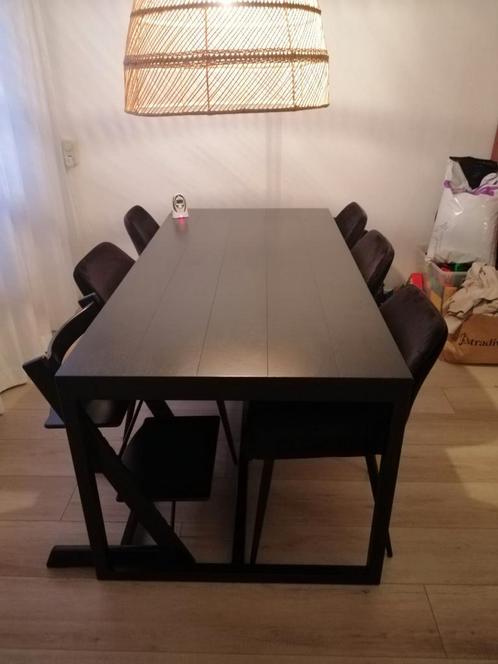 zwarte eikenhouten tafel met stalen gepoedercoat onderstel, Huis en Inrichting, Tafels | Eettafels, Zo goed als nieuw, 50 tot 100 cm