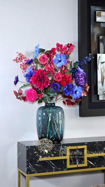 Nieuw zijdenbloemen boeket beschikbaar voor biedingen