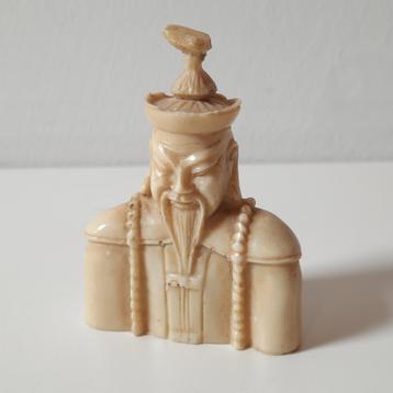 Oosters snuiftabakflesje in de vorm van een man beschikbaar voor biedingen