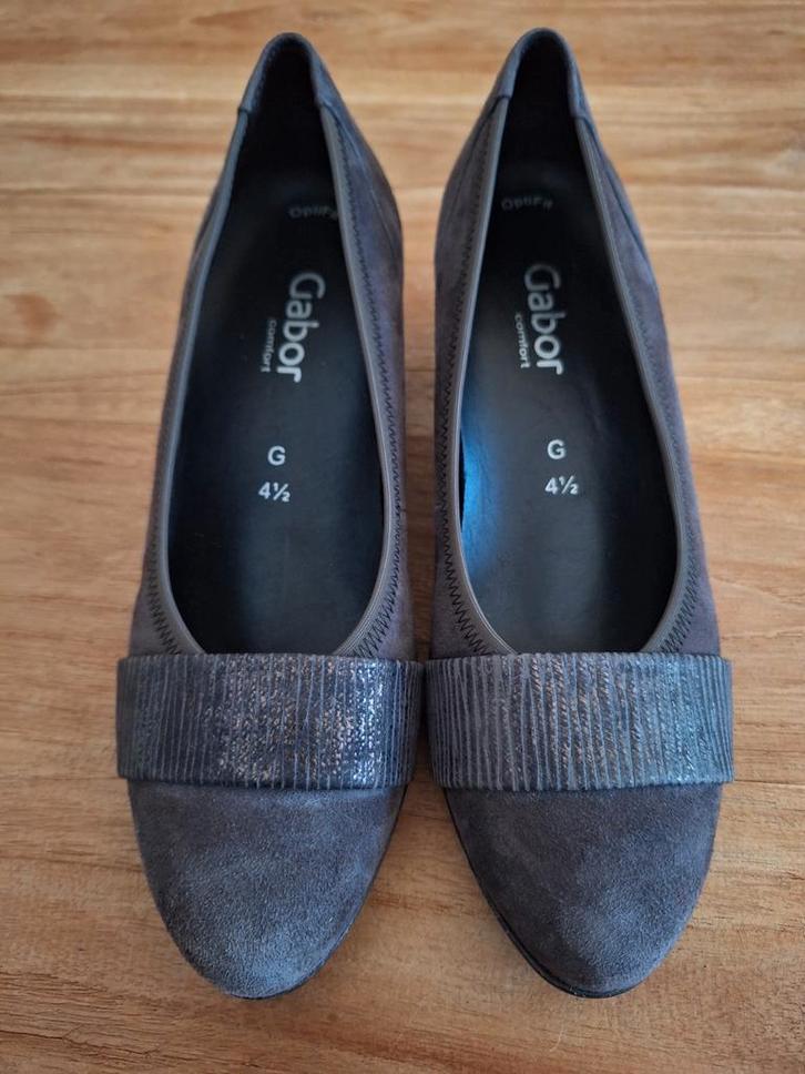 Zgan, prachtig suede hakjes Gabor, 37.5, Kleding | Dames, Schoenen, Zo goed als nieuw, Bruin, Ophalen of Verzenden