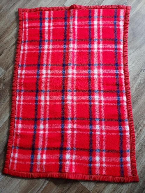 Rood/wit/blauw geblokt dekentje, Huis en Inrichting, Woonaccessoires | Plaids en Woondekens, Gebruikt, Verzenden