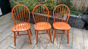 3 vintage spijlenstoelen beschikbaar voor biedingen