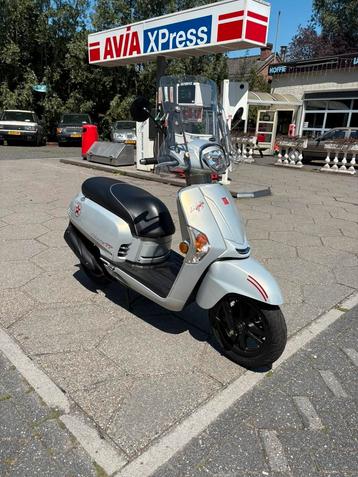 Kymco Like 50cc Brom kenteken! beschikbaar voor biedingen
