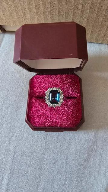 Goud 14k  ring met blauwe steen beschikbaar voor biedingen