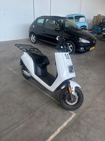 Iva bezorgscooter 2x beschikbaar voor biedingen