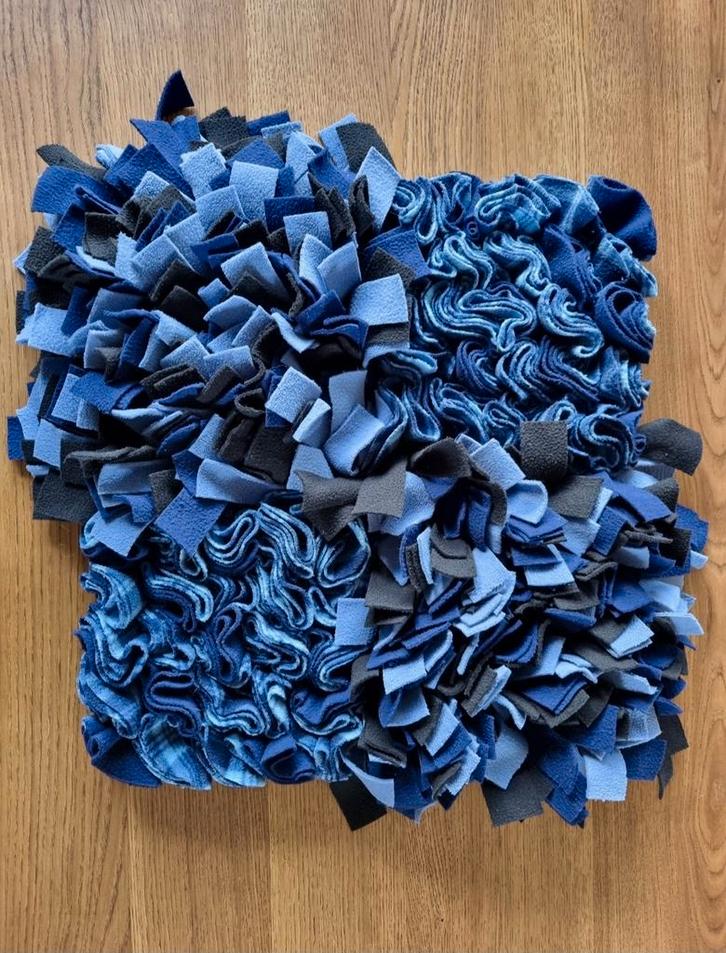 Unieke rosetten en stroken snuffelmat maat XXL. Nu voor €30, Dieren en Toebehoren, Hondenspeelgoed, Nieuw, Intelligentiespeelgoed