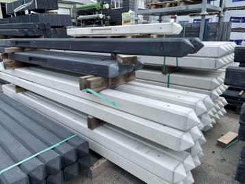 Laatste beton schuttingpalen grijs alles 10,00 beschikbaar voor biedingen