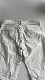 Levi’s 26/34, Kleding | Dames, Spijkerbroeken en Jeans, Wit, Ophalen of Verzenden, Zo goed als nieuw, W27 (confectie 34) of kleiner
