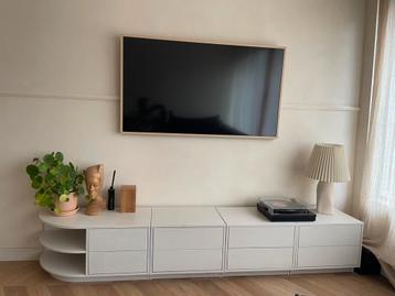 Tv meubel 230 breed/40 hoog/ 40 diep beschikbaar voor biedingen