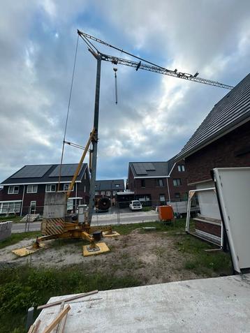 Bouwkraan Potain snelbouwkraan Hijskraan. 10 ton meter kraan beschikbaar voor biedingen