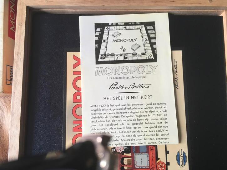 Retro Monopoly Houten Editie - Nieuw!, Hobby en Vrije tijd, Gezelschapsspellen | Bordspellen, Nieuw, Een of twee spelers, Ophalen of Verzenden