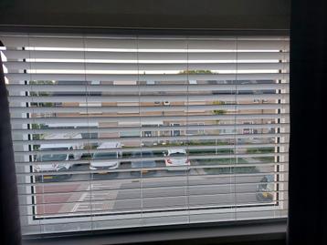 Witte PVC Jaloezie 63mm beschikbaar voor biedingen