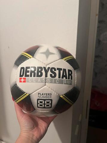 Derbystar classic s-light voetbal ballen sport bal