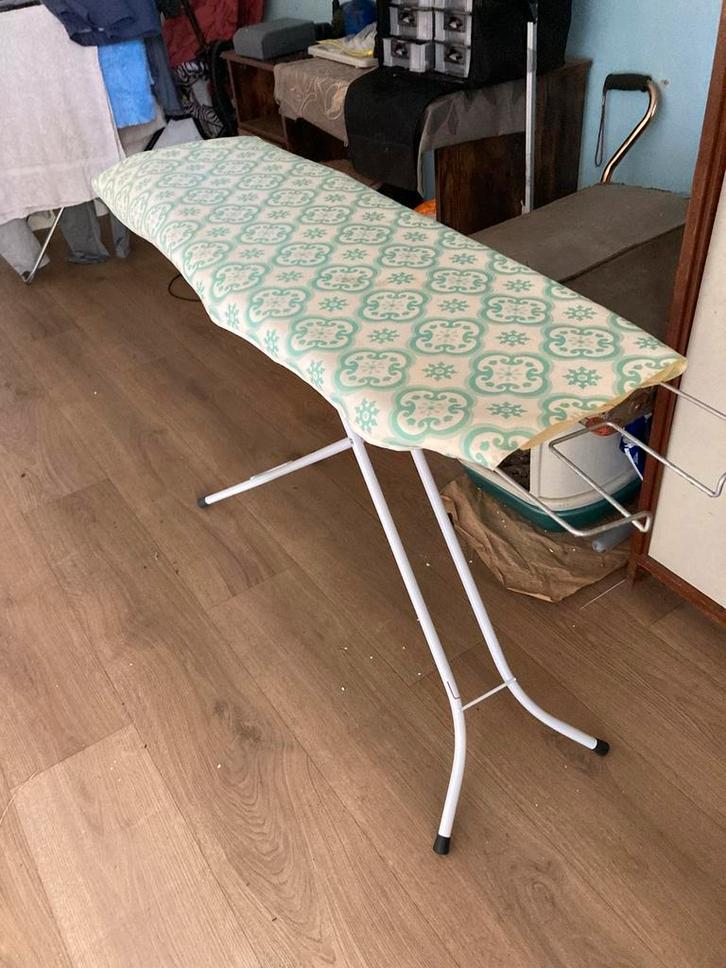 Strijkijzer met strijkplank - Complete set!, Witgoed en Apparatuur, Strijkijzers en Strijkplanken, Gebruikt, Strijkijzer met snoer