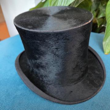 Brocante zijden hoge hoed. Truc, paris beschikbaar voor biedingen