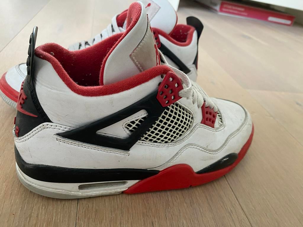 Jordan 4 Fire Red - Klassieker!, Kleding | Heren, Schoenen, Ophalen of Verzenden, Gedragen, Wit, Sneakers of Gympen