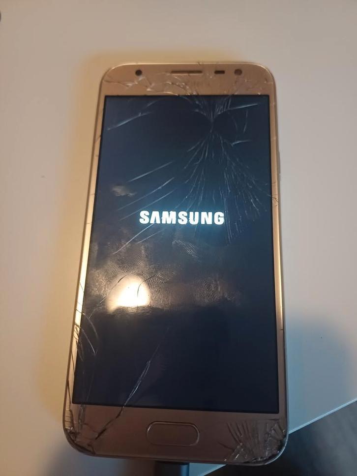 Oude Samsung telefoon - Defect scherm, Telecommunicatie, Mobiele telefoons | Samsung, Niet werkend, Overige modellen, 16 GB, Zonder abonnement